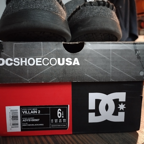 DC slip on casual shoes - Picture 3 of 5